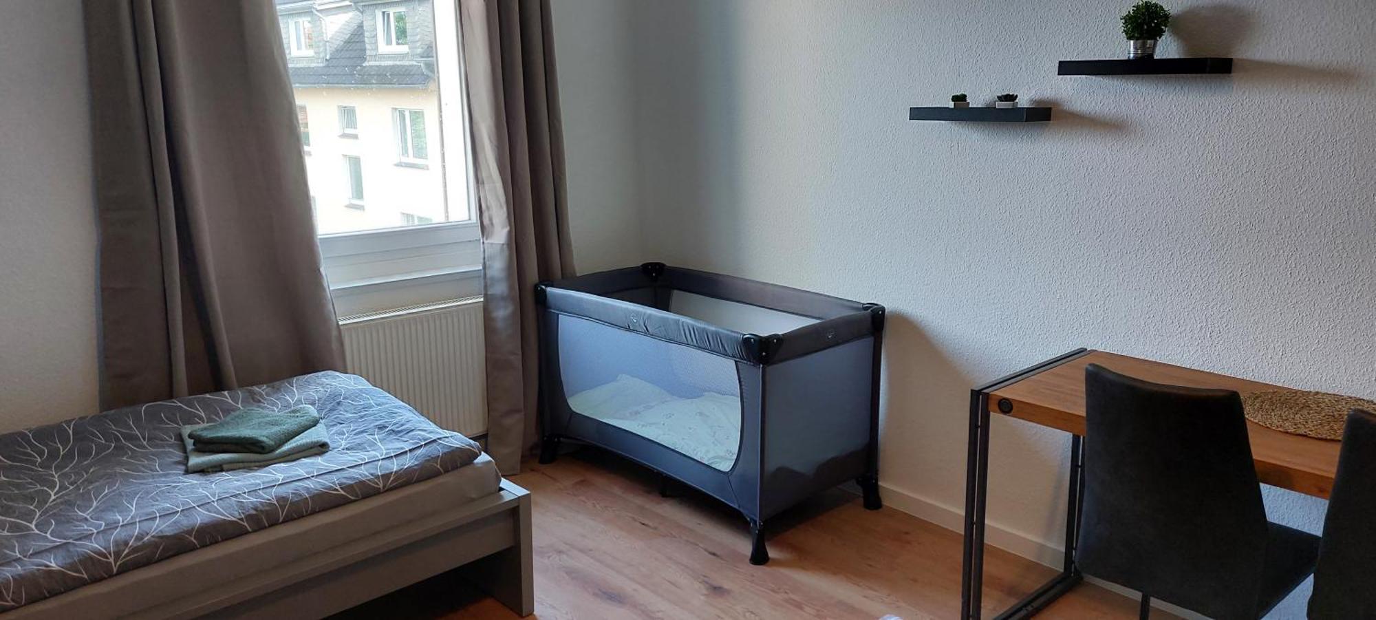 Charlie , Solingen Mitte, Ferien/Messe Wohnung Fuer Bis Zu 5 Personen מראה חיצוני תמונה
